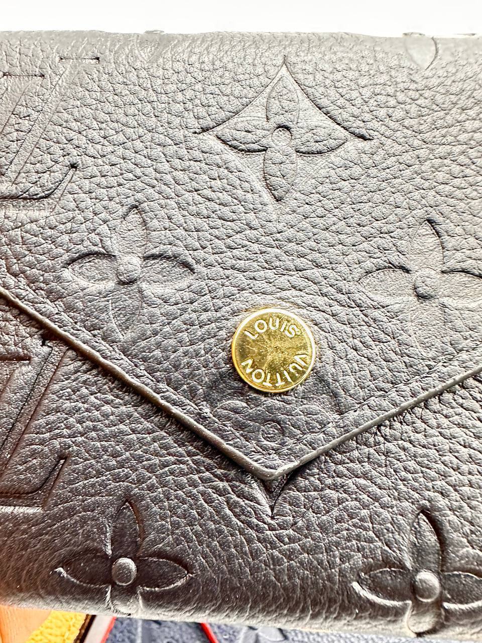 L-Mini Wallet (Black )