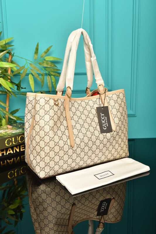 GG -  Emblem Medium Tote Bag